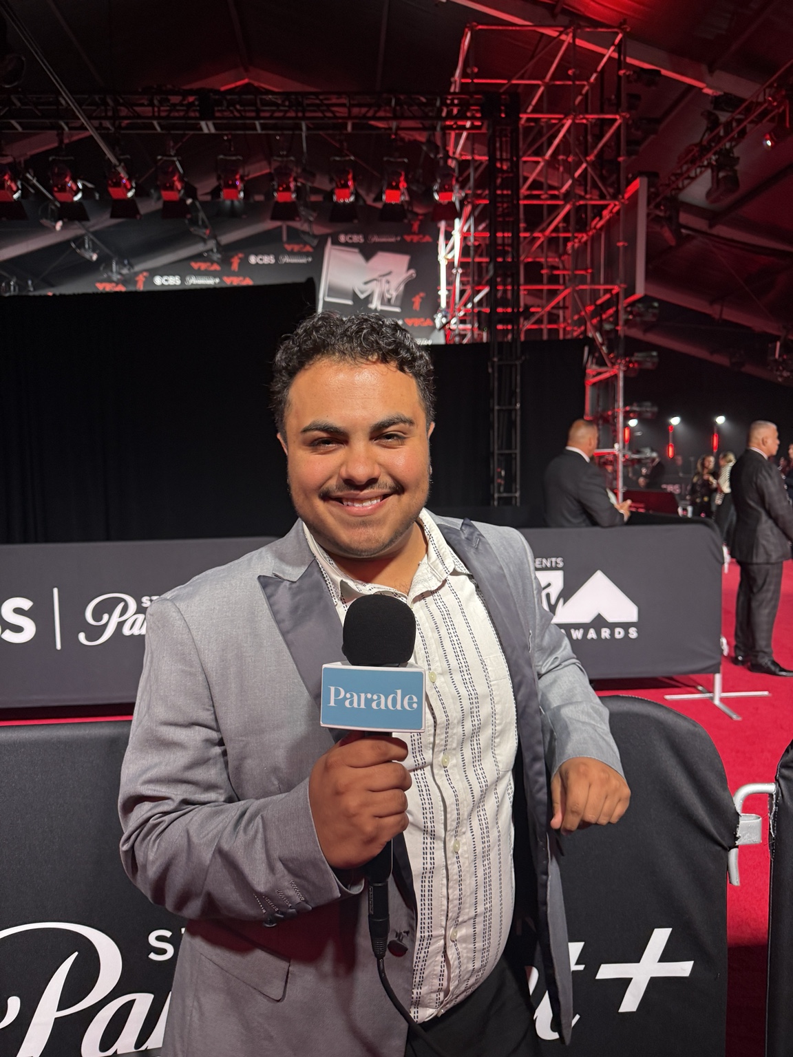 Garid Garcia reporting for Parade Magazine on the red carpet